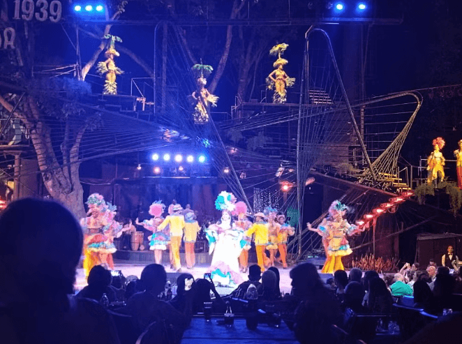 Tropicana Cabaret Cuba — Guided tour and outdoor activity