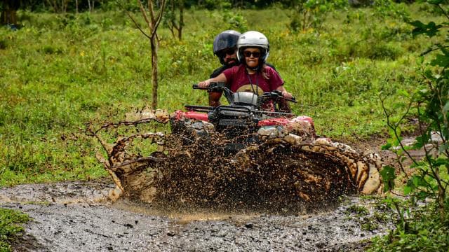 Wycieczka ATV: Wycieczka przygodowa w La Fortuna — Guided tour and outdoor activity