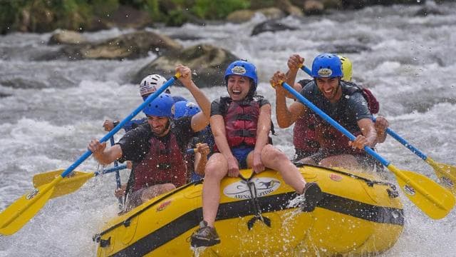 La Fortuna: Arenal Rafting Upper Balsa Class 3 and 4 Rapids — Guided tour and outdoor activity