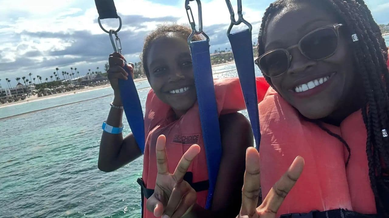 Punta Cana: Parasaling Adventure with Pick Up Hotel — Guided tour and outdoor activity