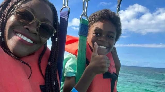 Punta Cana: Hotel Pickup and Parasailing Adventure — Guided tour and outdoor activity