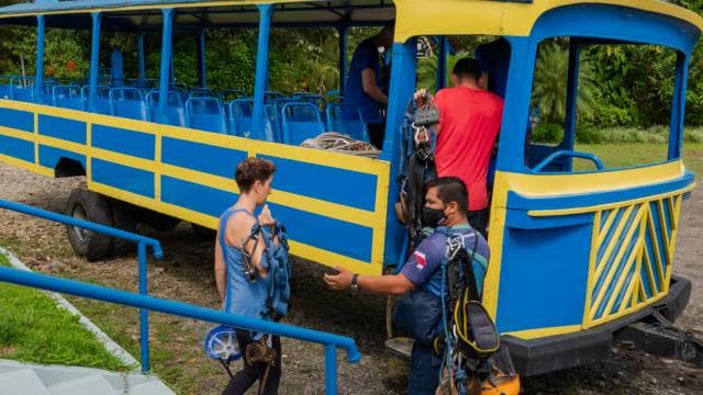 Ziplining & Horseback ride in La Fortuna — Guided tour and outdoor activity