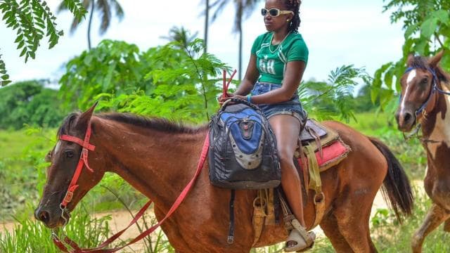 Horseback riding, coffee, chocolate tasting and Macao beach — Guided tour and outdoor activity