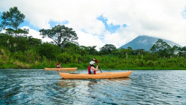 Lake Arenal: Kayaking and Biking Combo Tour — Guided tour and outdoor activity