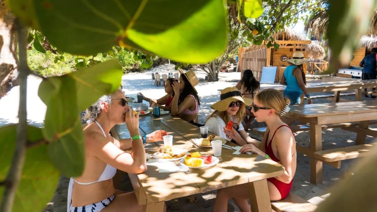 Punta Cana: Catalina Island With Snorkeling — Guided tour and outdoor activity