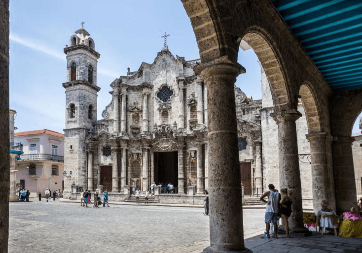 Transfer to Havana — Guided tour and outdoor activity