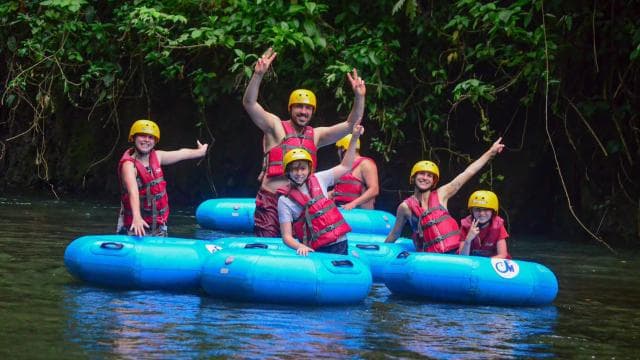 La Fortuna: Canopy + Lunch + Tubing and Hot Springs — Guided tour and outdoor activity