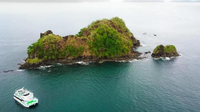 ISLA TORTUGA DESDE SAN JOSÉ — Guided tour and outdoor activity