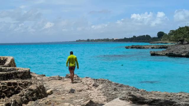 Santo Domingo: Los Tres Ojos, Boca Chica & More — Guided tour and outdoor activity