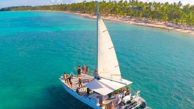 Punta Cana: Party Boat with snorkel and open bar included — Guided tour and outdoor activity