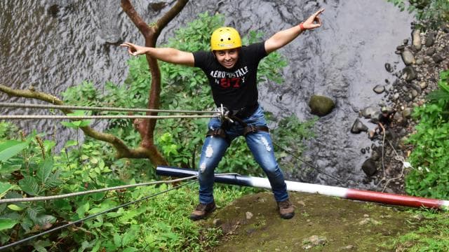 La Fortuna: Zip Line Experience and Thermal Pools — Guided tour and outdoor activity