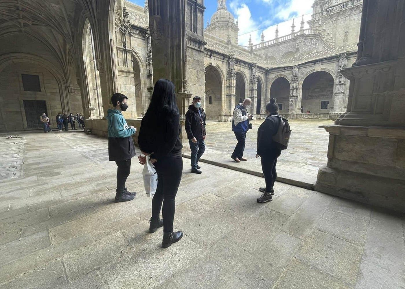 Private tours Santiago de Compostela : choose your option — Guided tour and outdoor activity