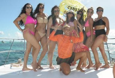 Punta Cana: Booze Cruise with Snorkel and Natural Pool Stop — Guided tour and outdoor activity