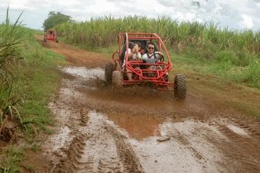 从巴亚希贝出发:半日拉罗马纳 ATV 或 4X4 越野车之旅 — Guided tour and outdoor activity