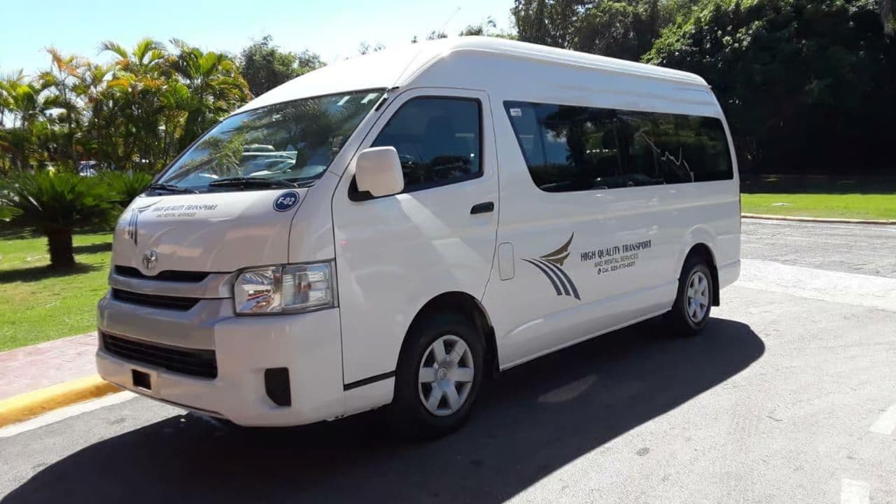Private Transfer from Punta Cana Airport to Dreams Onyx — Guided tour and outdoor activity