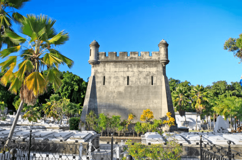Cuban Revolution Tour — Guided tour and outdoor activity
