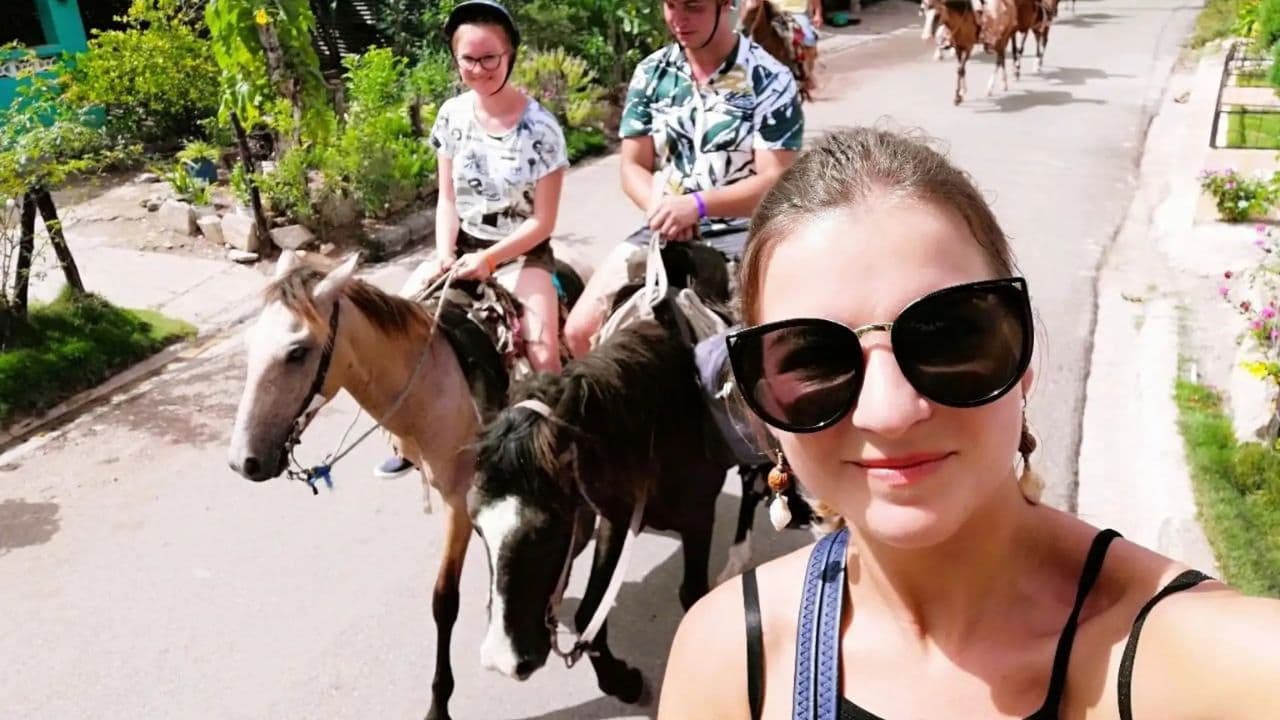 From Puerto Plata: Horseback ride along the mountain river — Guided tour and outdoor activity