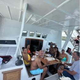 Private catamaran for groups for groups with Lunch & Drinks — Guided tour and outdoor activity