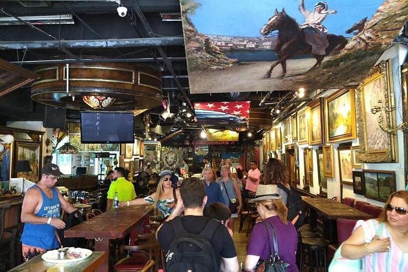 Miami Little Havana Nightlife Music Dinner and Drinks — Guided tour and outdoor activity