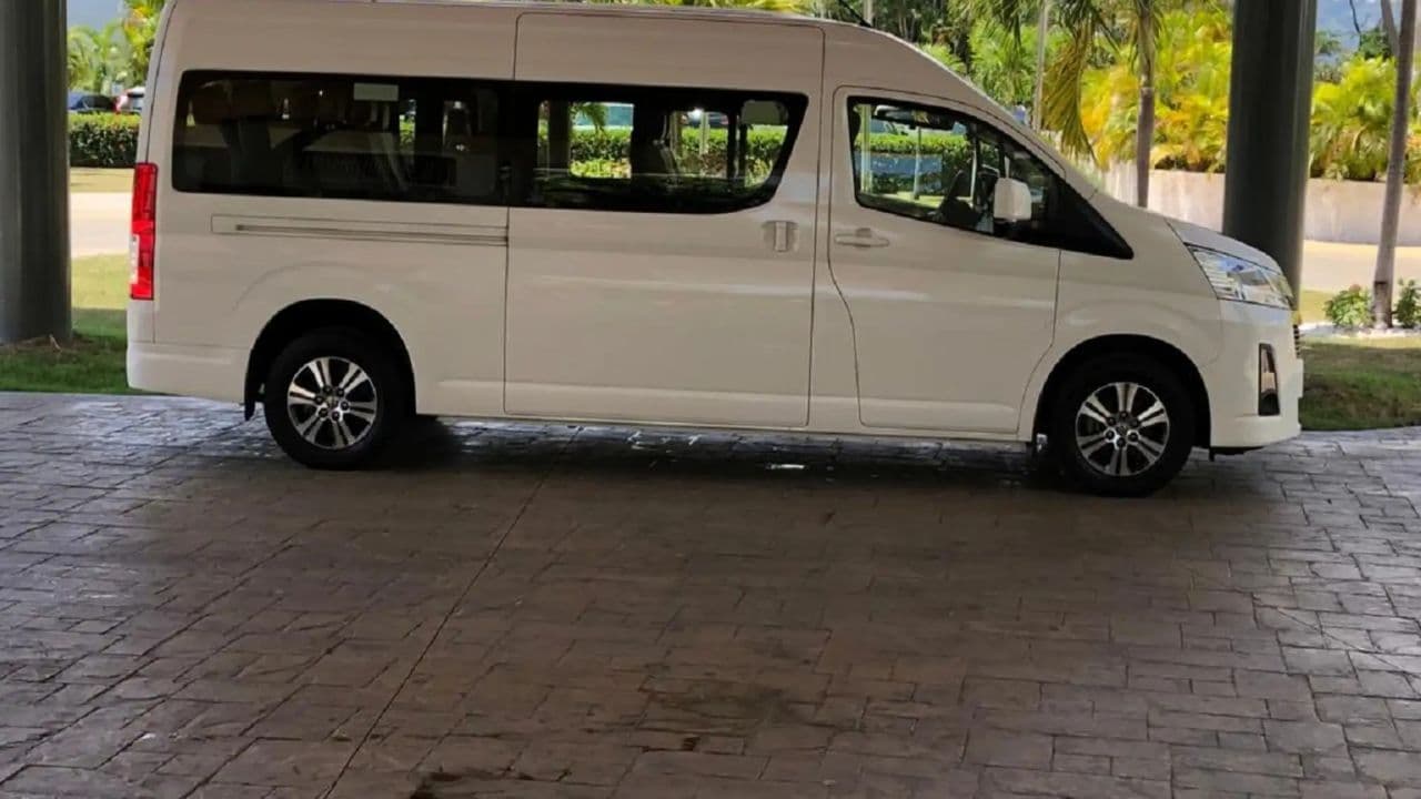Private Transfer Zoetry Agua to Santo Domingo Airport — Guided tour and outdoor activity