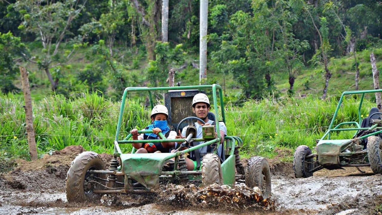 De Punta Cana : aventure en buggy et tyrolienne — Guided tour and outdoor activity