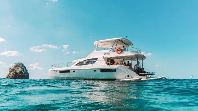Bester Sunset Tour Yachtcharter in der Gegend von Flamingo/Tamarindo — Guided tour and outdoor activity