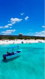 Bahía de las Águilas Prywatny całodniowy VIP All-Inclusive z Santo Domingo — Guided tour and outdoor activity