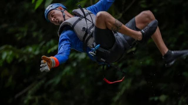 La Fortuna: Waterfall Rappelling and River Fun with Lunch — Guided tour and outdoor activity