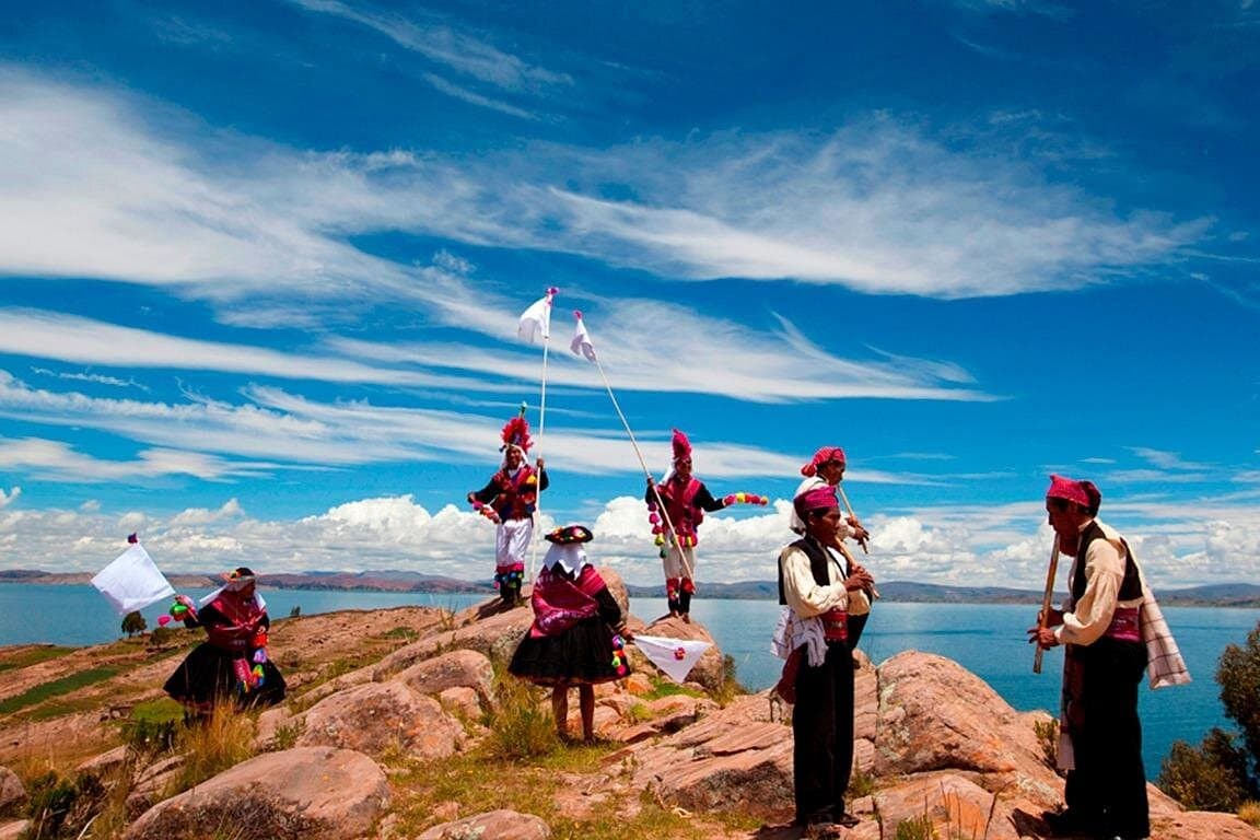 Full Day Guided Tour in Copacabana and Isla del Sol — Guided tour and outdoor activity