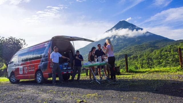 Arenal : meilleures activités avec sources chaudes en option — Guided tour and outdoor activity