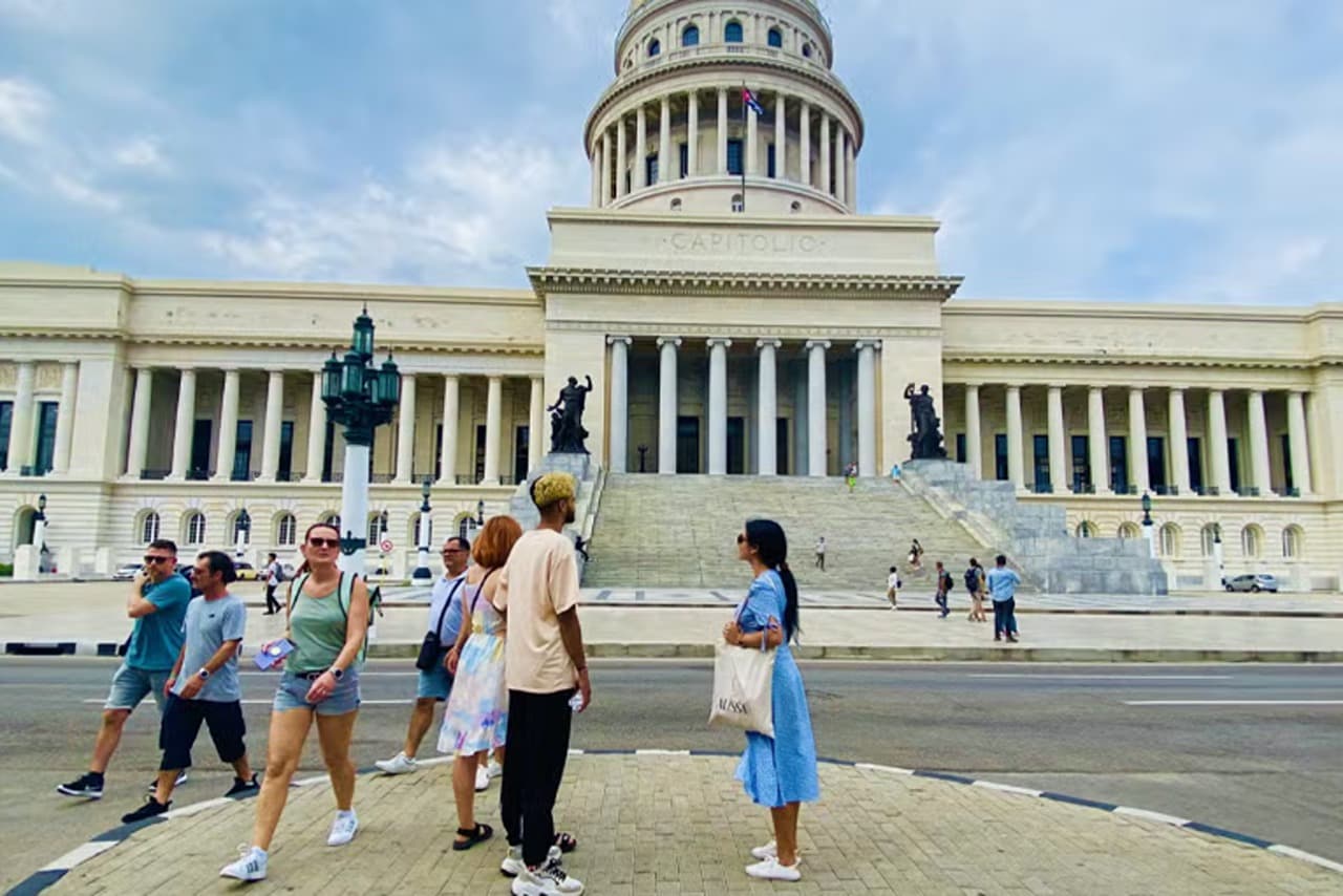 Modern Havana Tour — Guided tour and outdoor activity