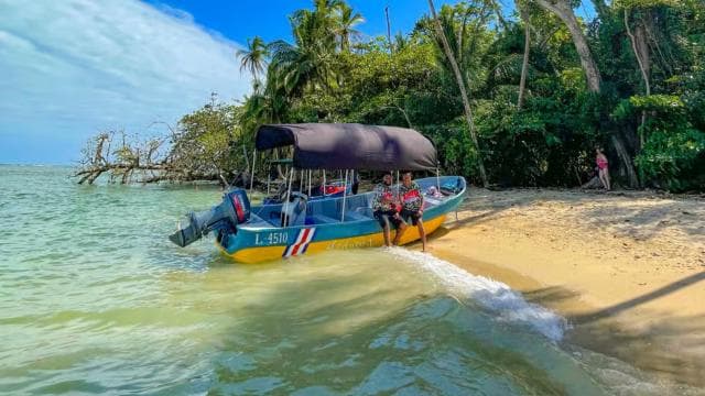 CAHUITA: SNORKELING ED ESCURSIONI AL PARCO NAZIONALE *GUIDA TURISTICA LOCALE CERTIFICATA*. — Guided tour and outdoor activity