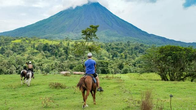 La Fortuna: Guided Horseback Riding Experience and Tour — Guided tour and outdoor activity