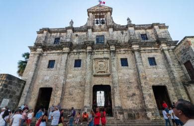 Santo Domingo City Tour: Colonial City, Los Tres Ojos, Lunch — Guided tour and outdoor activity
