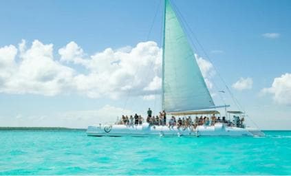 SAONA ISLAND: Catamaran Boat with Open Bar, Lunch and More.. — Guided tour and outdoor activity