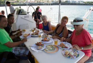 Puerto Plata: Sosúa Catamaran Day Trip with Lunch and Drinks — Guided tour and outdoor activity