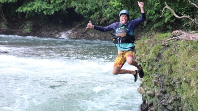 Sarapiquí River: Whitewater Rafting Adventure with Snacks — Guided tour and outdoor activity