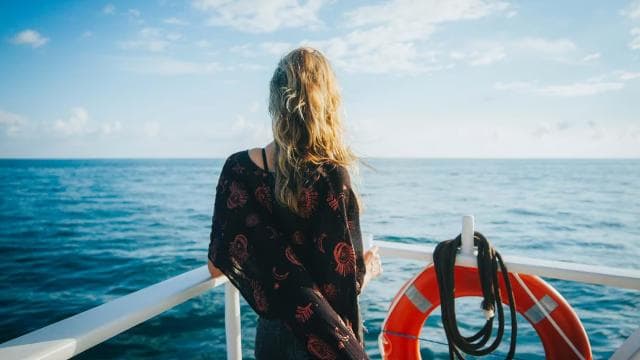 Manuel Antonio: Catamaran Cruise with a Meal — Guided tour and outdoor activity