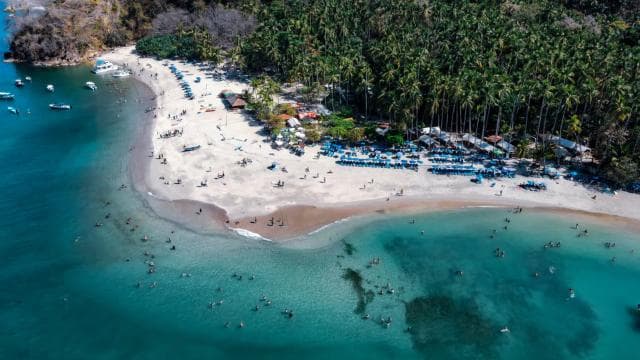 Puntarenas: Isla Tortuga Boat Tour with Lunch and Snorkeling — Guided tour and outdoor activity
