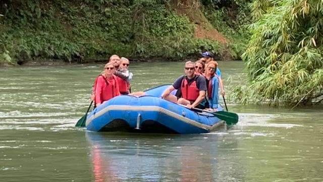 La Fortuna: Half-Day Wildlife Safari Float — Guided tour and outdoor activity
