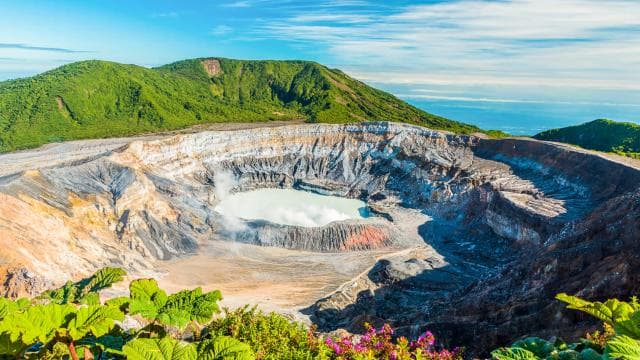 Poás Volcano, Coffee Plantation & La Paz Waterfall Gardens — Guided tour and outdoor activity