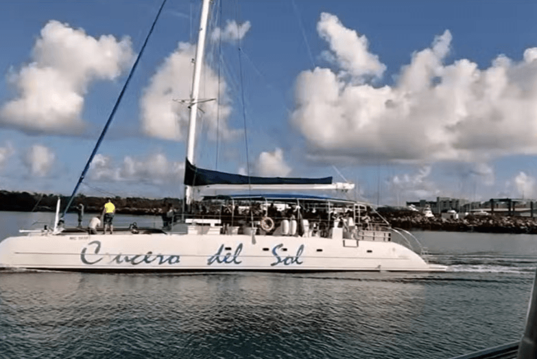 Cayo Blanco Private Trip by Catamaran — Guided tour and outdoor activity