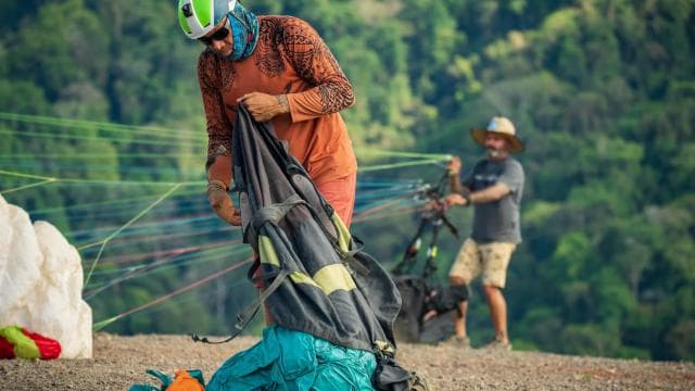 Jaco: 1500ft Tandem Paragliding Flight with Beach Views — Guided tour and outdoor activity