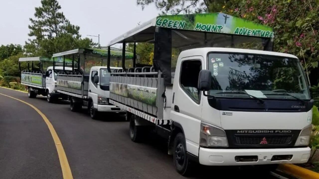 Puerto Plata: Jeep Safari and Damajagua Waterfalls Tour — Guided tour and outdoor activity