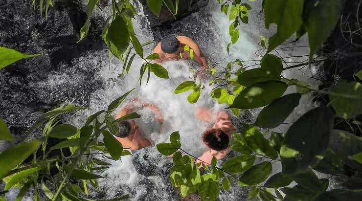 Hot Springs Pura Vida River and Thermal Pool Access — Guided tour and outdoor activity