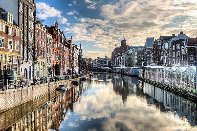 Private 10-hour Day Excursion to Amsterdam from Brussels with Hotel Pick Up — Guided tour and outdoor activity