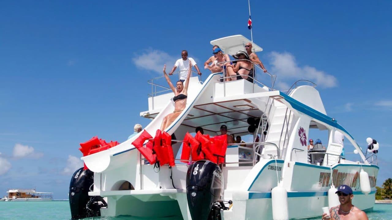 Punta Cana Boat Cruise and Snorkeling with Open Bar — Guided tour and outdoor activity