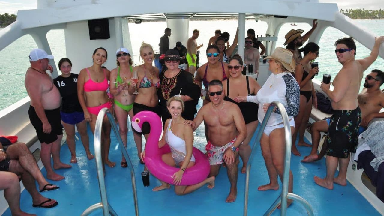 Punta Cana Boat Cruise with Snorkeling and Open Bar — Guided tour and outdoor activity