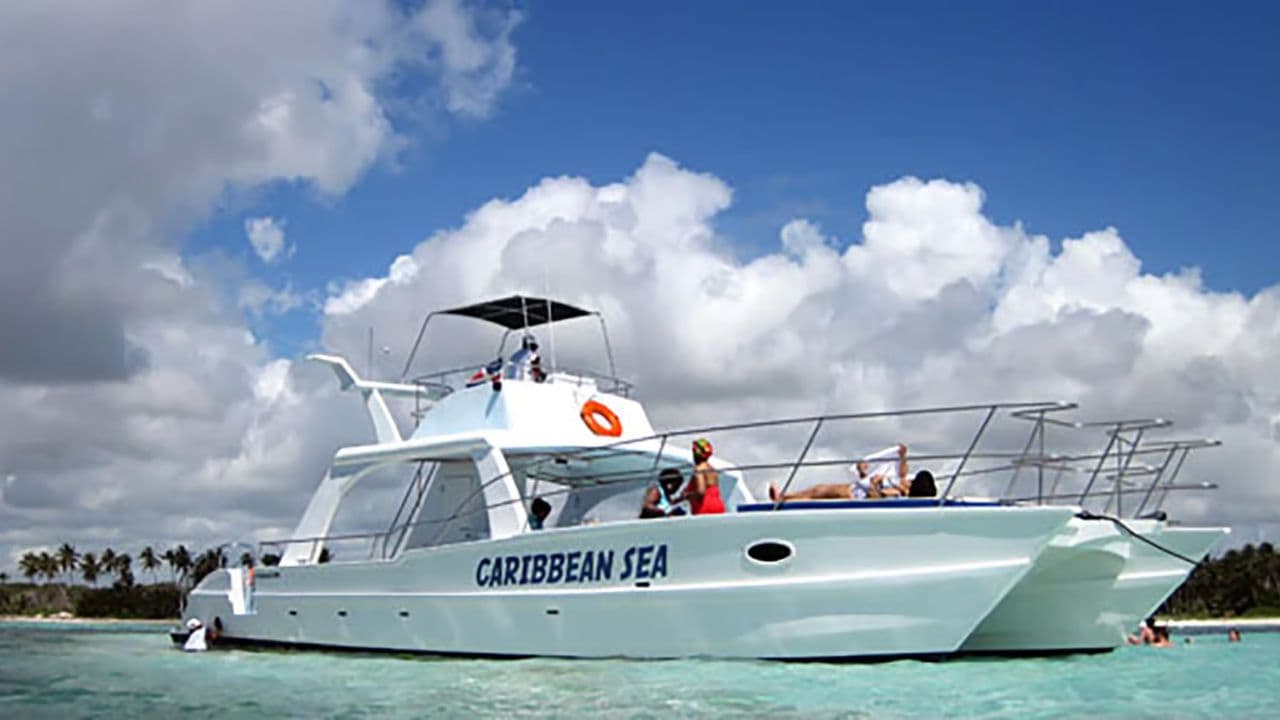 Punta Cana Party: Booze Cruise with Open Bar — Guided tour and outdoor activity