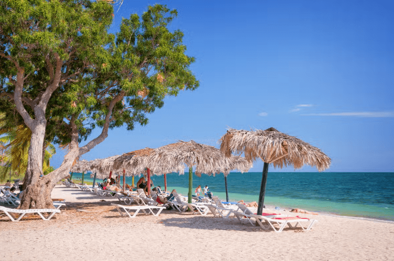 Classic Car Ride to Playa Ancon — Guided tour and outdoor activity
